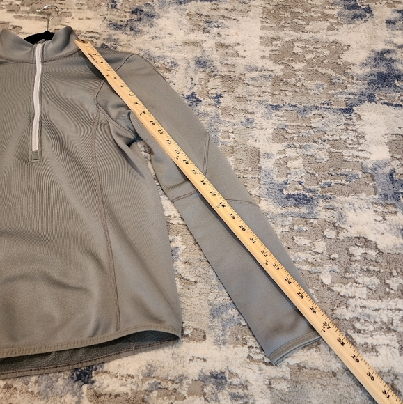 Patagonia women's 1/4 zip fleece lined grey pullover.  Small. - Picture 10 of 16